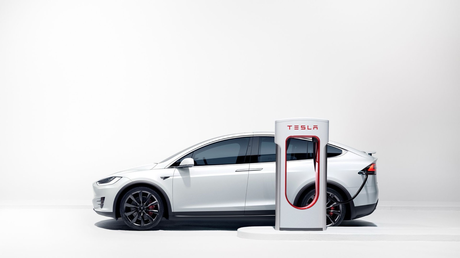 Paquete de baterías de un Tesla con sus celdas cilíndricas a la vista