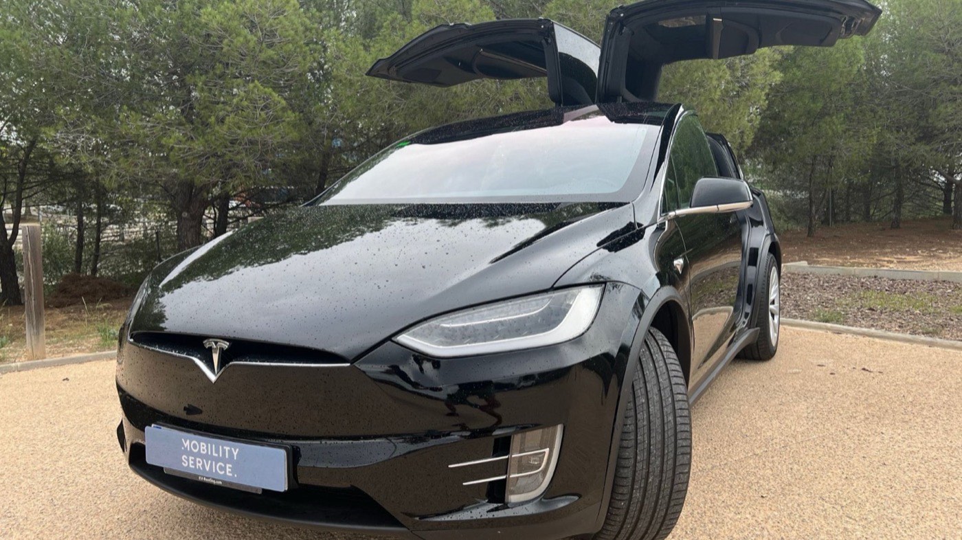 Tesla Model S de ocasión disponible en renting flexible